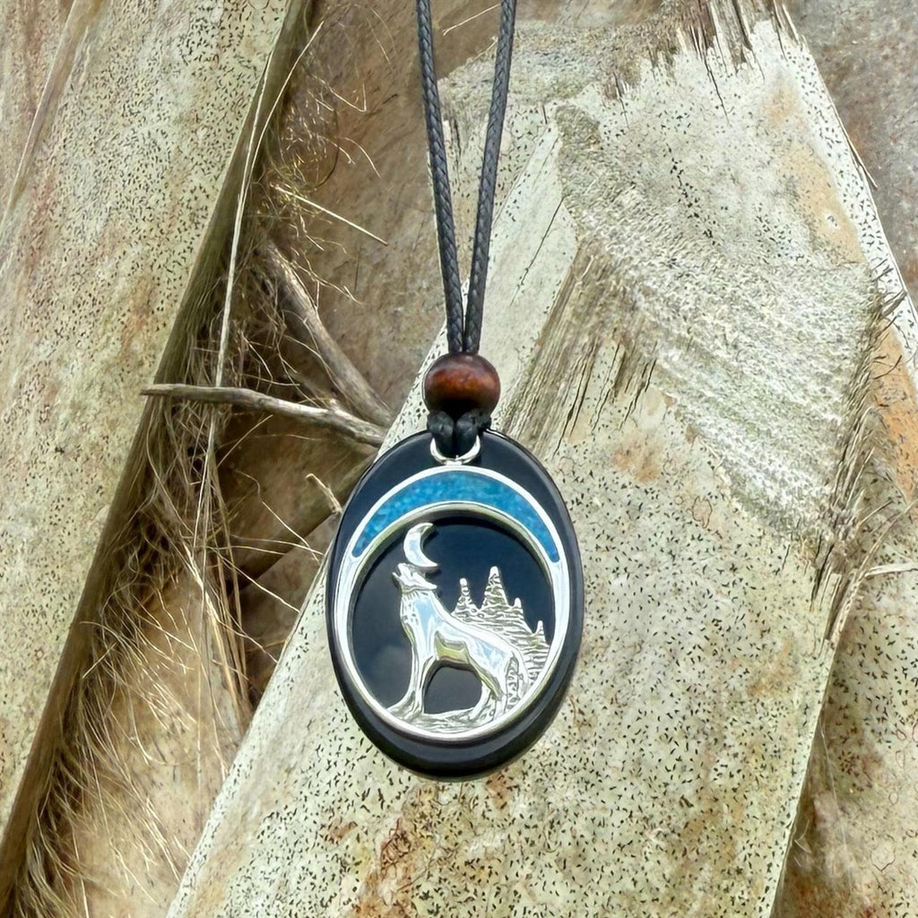 Howling Wolf Black Agate Necklace: Turquoise Accent, Native American Amulet